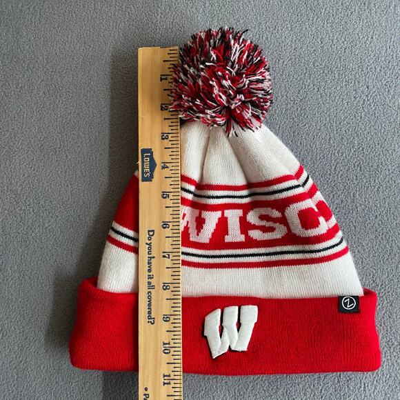 Wisconsin Badgers Knit Pom Beanie Hat Cap Red White Embroidered Logo Big Ten - Picture 8 of 8